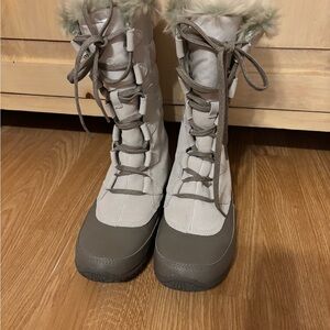 The North Face Nuptse Purna Women's Winter Boots in Gray